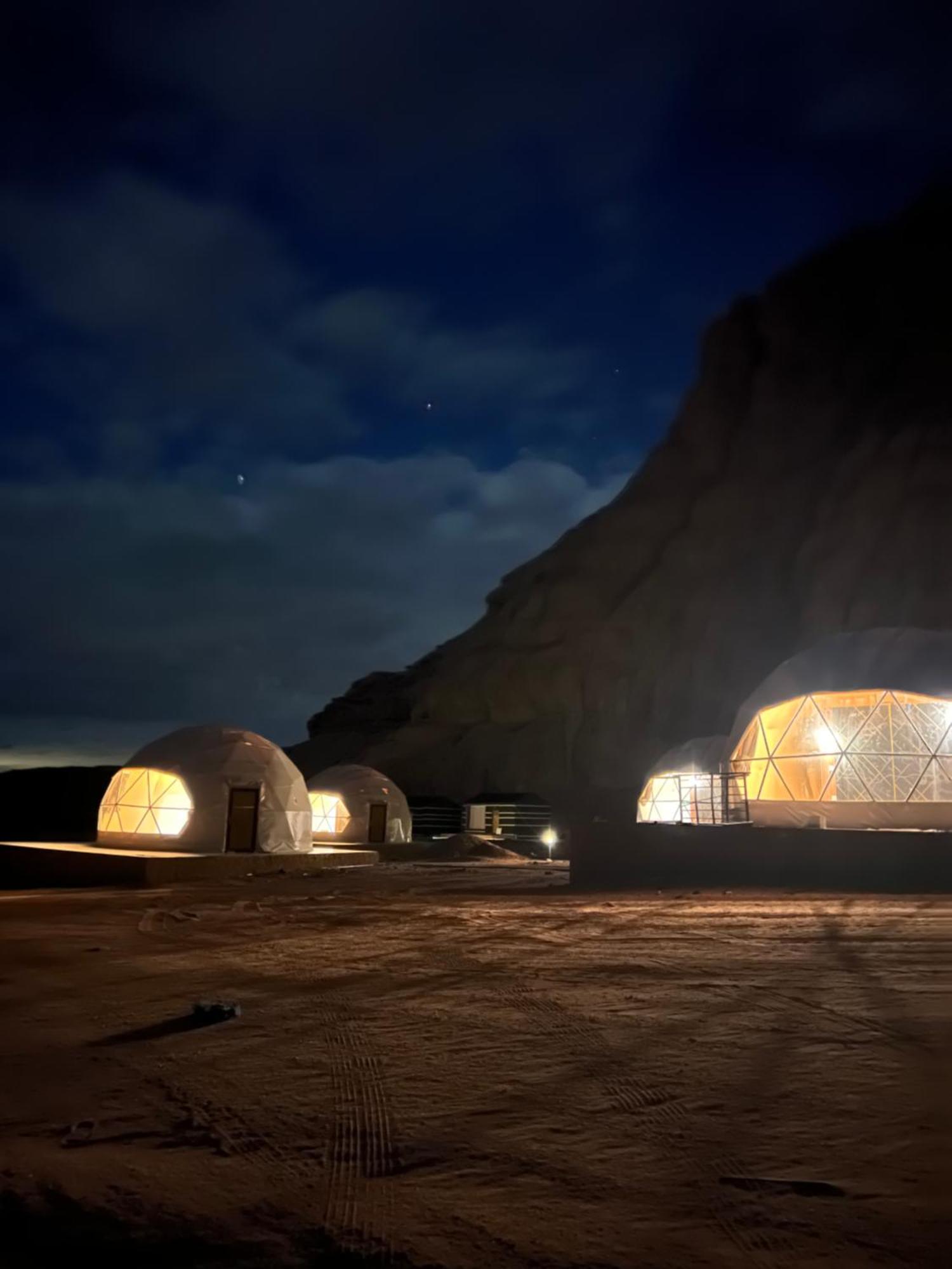 Rum Victoria Luxury Camp Вади-Рам Экстерьер фото
