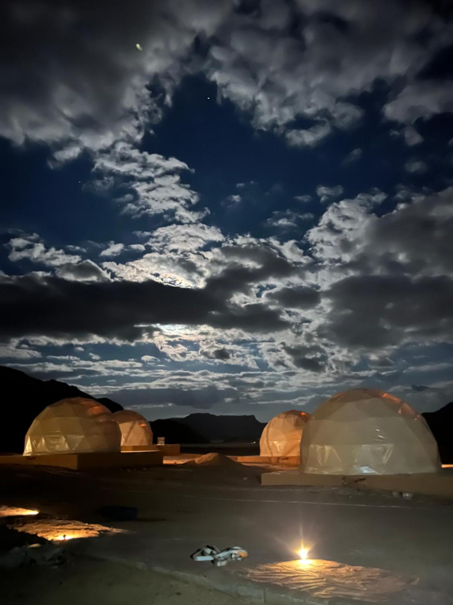 Rum Victoria Luxury Camp Вади-Рам Экстерьер фото