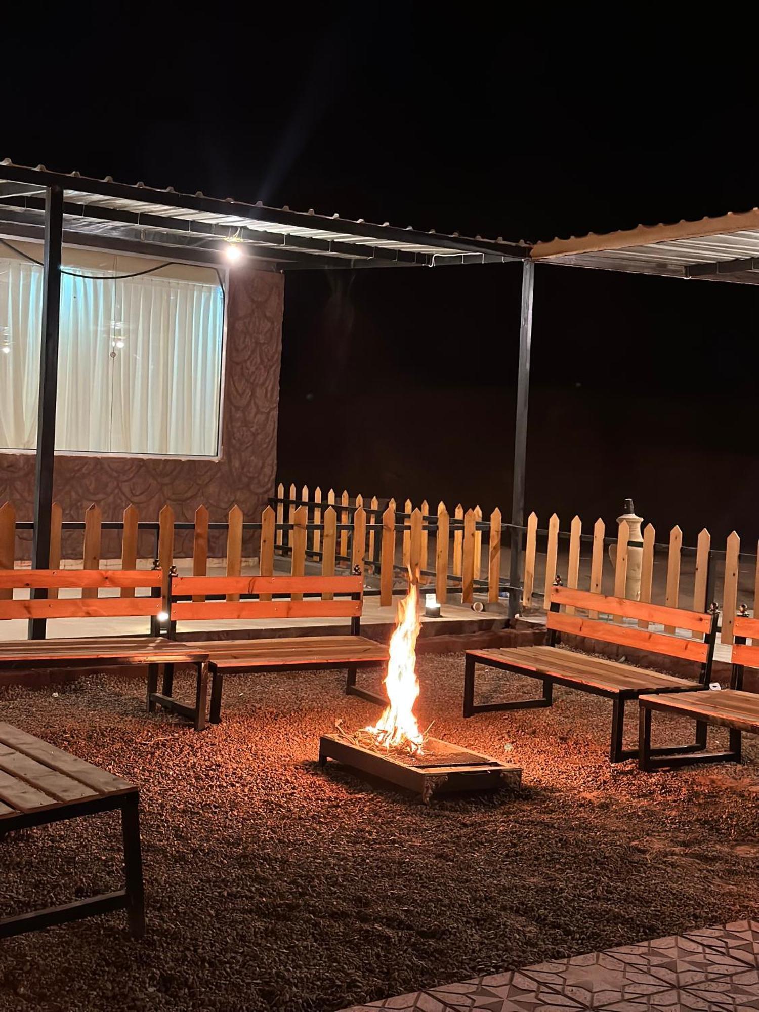 Rum Victoria Luxury Camp Вади-Рам Экстерьер фото