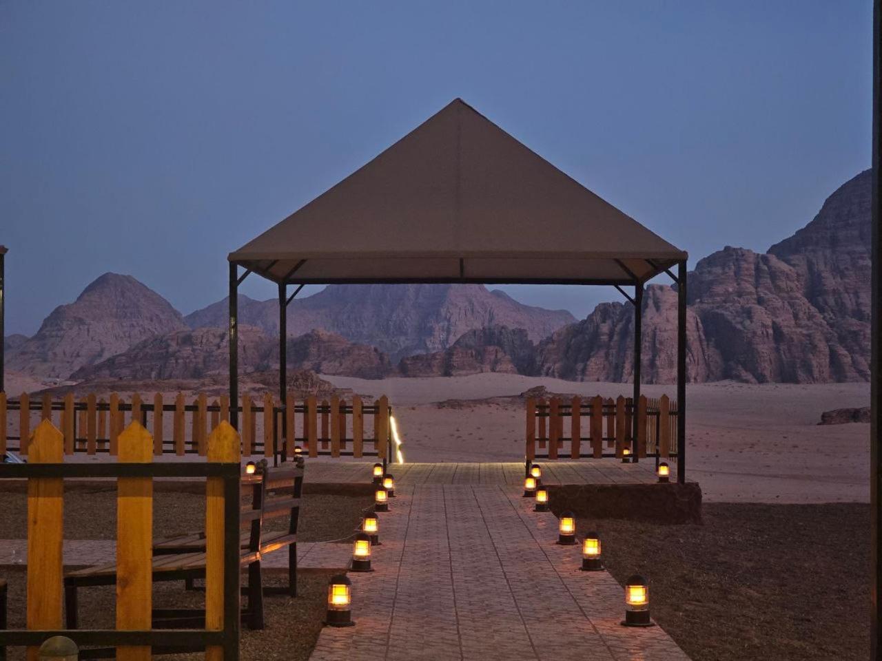Rum Victoria Luxury Camp Вади-Рам Экстерьер фото