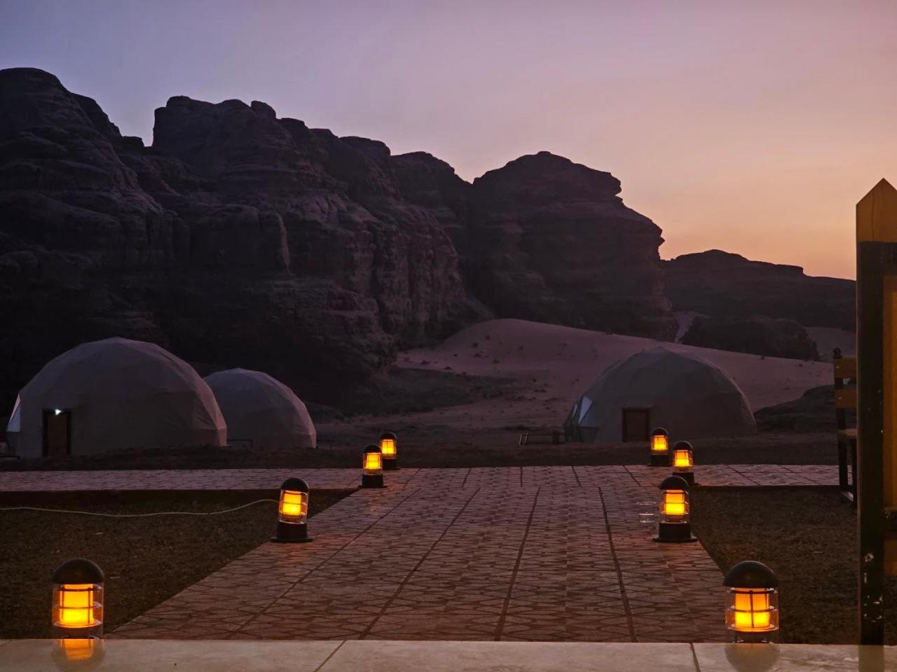 Rum Victoria Luxury Camp Вади-Рам Экстерьер фото